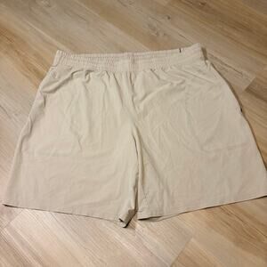 VRST Men's 8" Elevate Relaxed Fit Short Cream